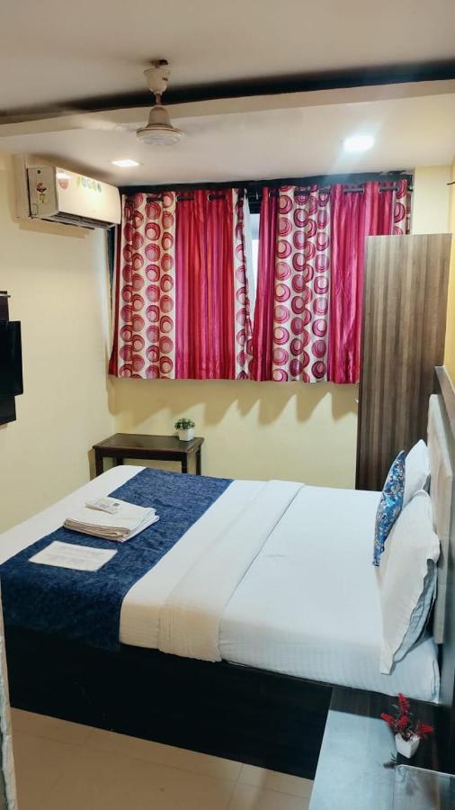 Hotel Golden Galaxy - Santacruz East Bombay Extérieur photo