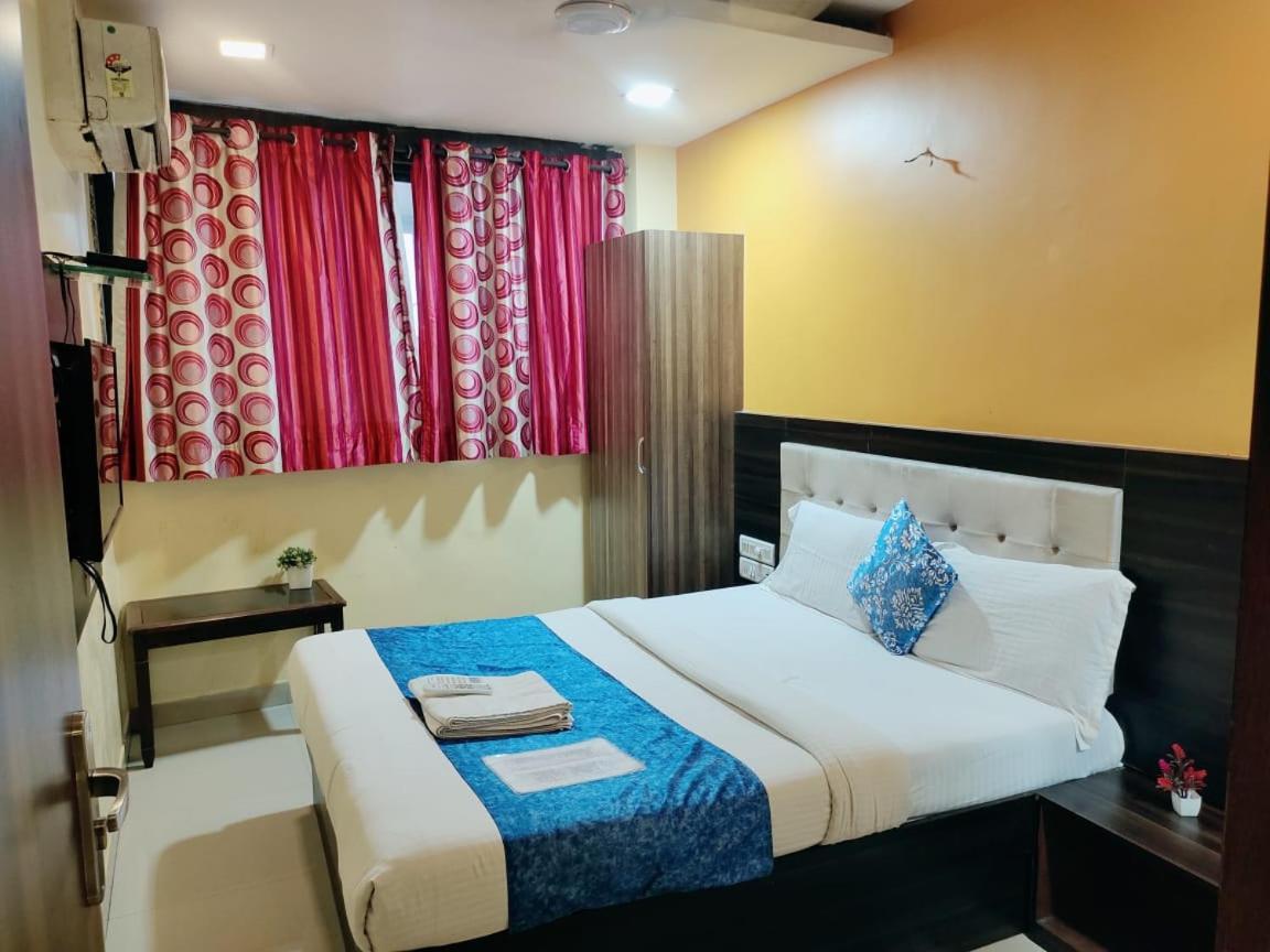 Hotel Golden Galaxy - Santacruz East Bombay Extérieur photo
