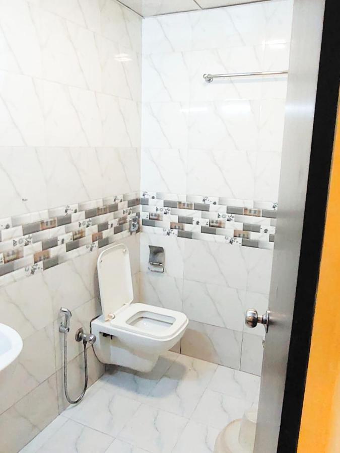 Hotel Golden Galaxy - Santacruz East Bombay Extérieur photo