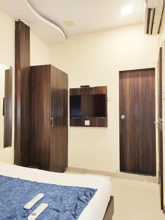 Hotel Golden Galaxy - Santacruz East Bombay Extérieur photo