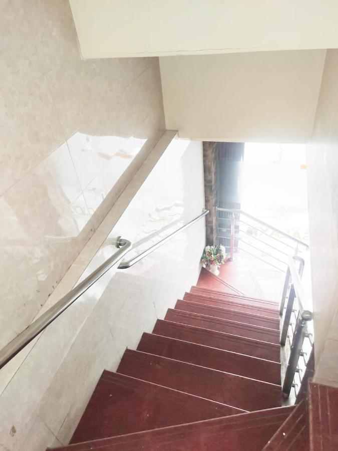 Hotel Golden Galaxy - Santacruz East Bombay Extérieur photo